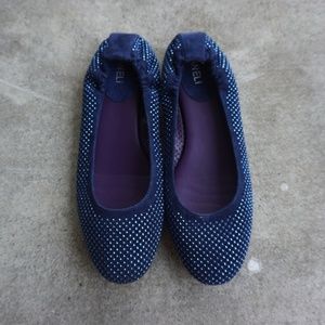 NWOB Vaneli navy flats W/ crystals